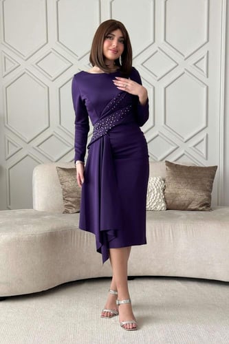 فستان ميدي درابيه مزين بالفصوص لون بنفسجي
