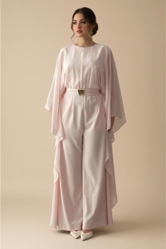 جمبسوت طويل لون وردي بأكمام كاب