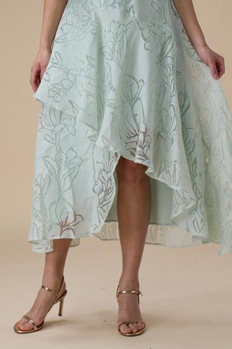 فستان ميدي أخضر فاتح بنقشة ناعمة