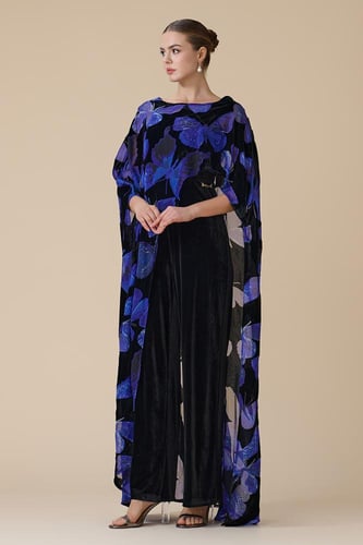 جمبسوت بنفسجي مع كاب بطبعة فراشات