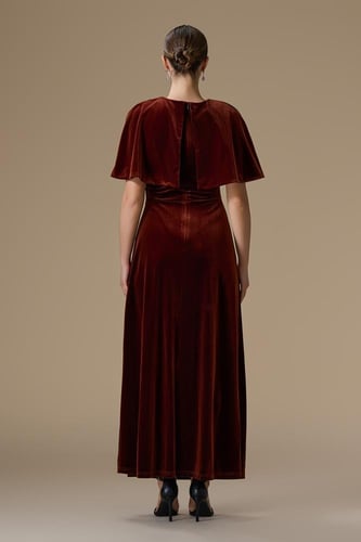 فستان كستنائي طويل مخمل