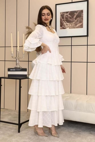 فستان ماكسي أنيق بطبقات لون سكري