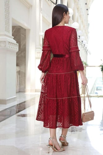 فستان ميدي دانتيل برباط عالخصر لون كستنائي