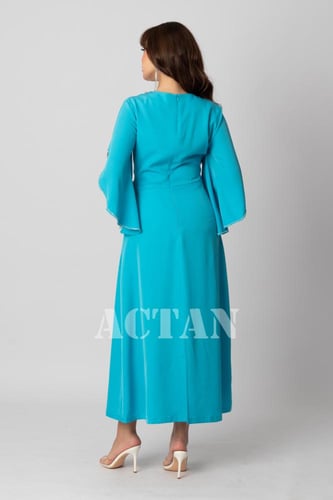 فستان درابية مزين بكريستال لون ازرق