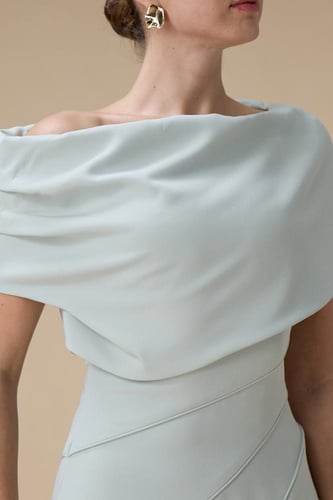 فستان اخضر فاتح طويل اوف شولدر