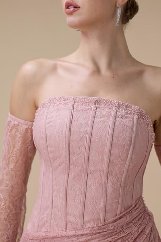 فستان دانتيل وردي طويل درابيه