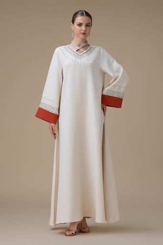 جلابية طويلة بيج بتطريز انيق