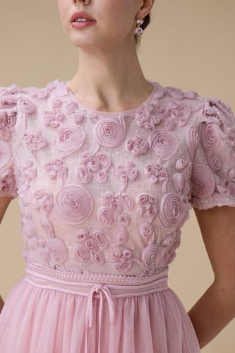 فستان ميدي وردي بتطريز ورد