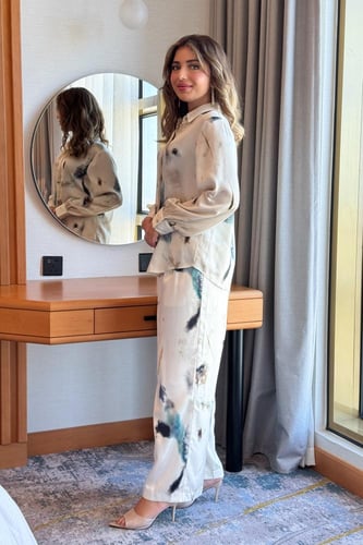 بنطال بطبعة ماربل لون بيج