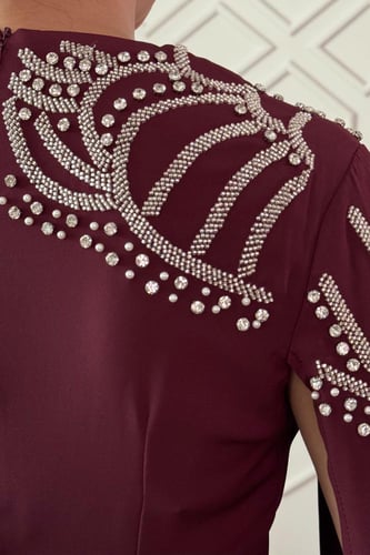 فستان ماكسي كيب مزين بالفصوص