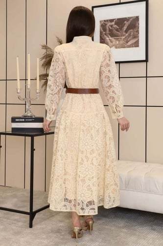 فستان ميدي دانتيل بكشكش