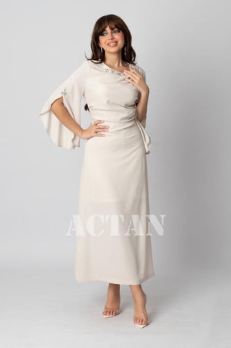 فستان درابية مزين بكريستال لون بيج