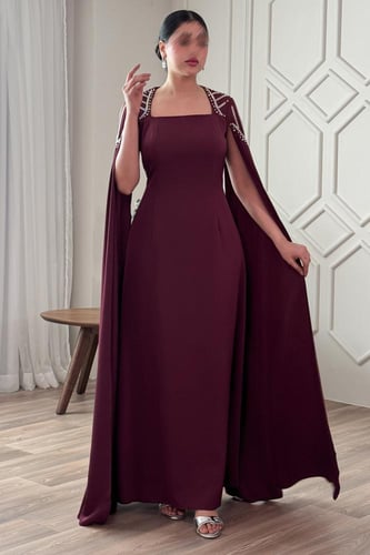 فستان ماكسي كيب مزين بالفصوص