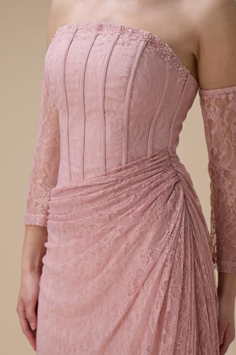 فستان دانتيل وردي طويل درابيه