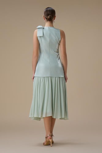 فستان ميدي تيفاني بتنورة شيفون واسعة