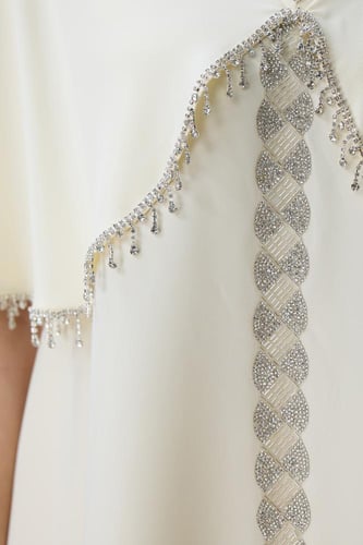 جلابية أنيقة أصفر فاتح بتطريز فضي