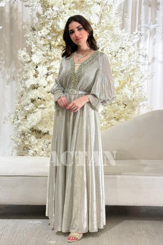 فستان فضي سهرة طويل ميتالك