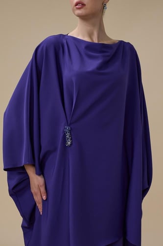 طقم بنطلون بنفسجي بقصة انسيابية واسعة مع تطريز فاخ...