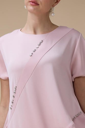 جلابية طويلة وردي فاتح بقصة واسعة