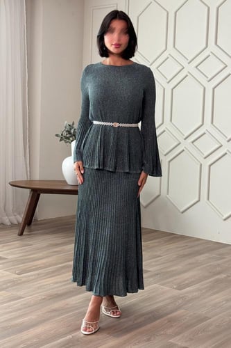 طقم تنورة وبلوزة بحزام لؤلؤ لون اخضر