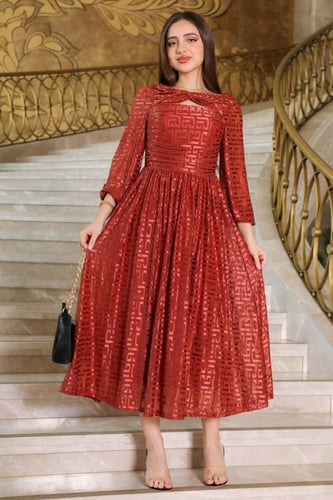 فستان ميدي بفتحة من الصدر لون برتقالي