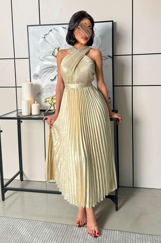 فستان ماكسي بيلسية لون ذهبي