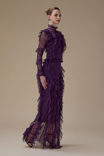 فستان بنفسجي طويل دانتيل بتفاصيل كشكش