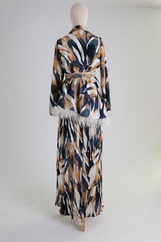 طقم قطعتين مزين بريش لون برتقالي