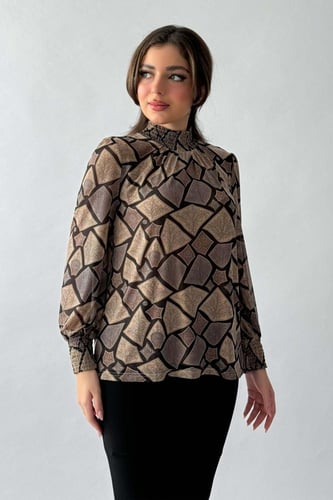 بلوزة تل بياقة مزمومة عالية