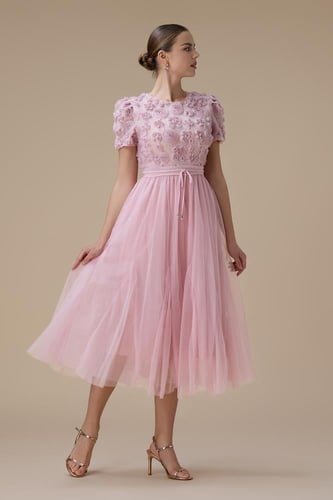 فستان ميدي وردي بتطريز ورد