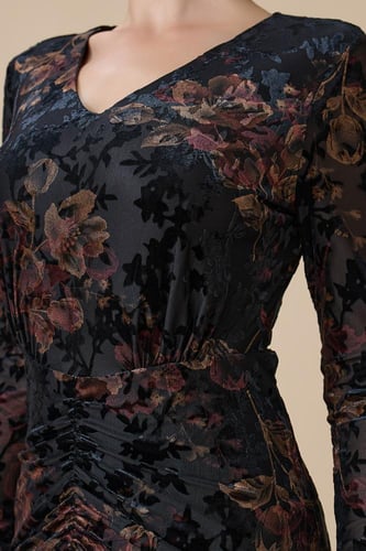 فستان اسود ماكسي انيق مشجر