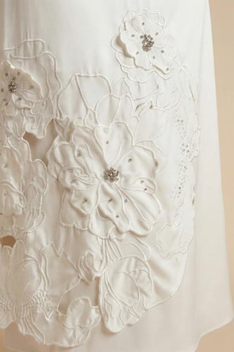 فستان ميدي بتطريز انجليزي لون بيج فاتح