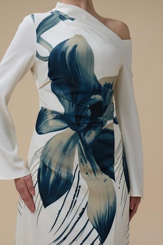 فستان طويل ازرق مورد وقصة كتف واحد