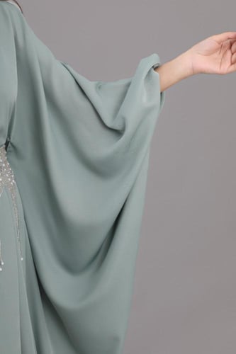 جلابية رمضانية بتصميم مميز مطرزه بالخرز والولو لون...