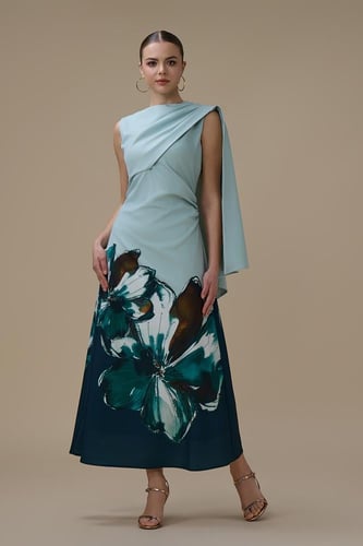 فستان ميدي أزرق بطبعة زهرية وكم كاب