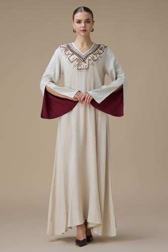 جلابية طويلة بيج طرزة بياقة فاخرة