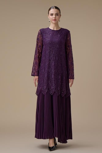 فستان طويل بنفسجي من الدانتيل المطرز