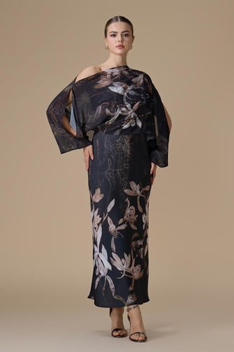 فستان بني طويل شيفون مشجر