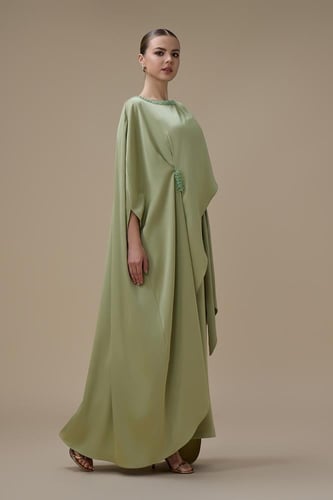 جمبسوت من قطعتين اخضر بتصميم كاب مطرز