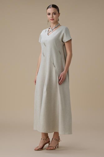 جلابية طويلة بيج بياقة v متقاطعة