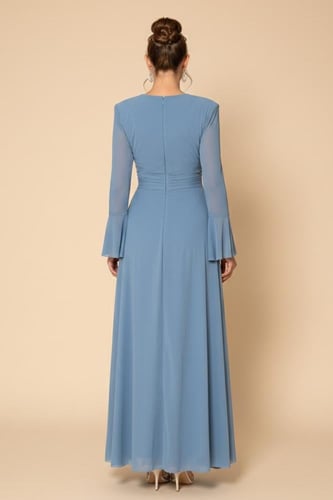 فستان طويل سماوي بقصة لف