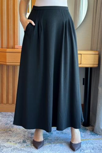 تنورة كلوش بكسرات لون اسود