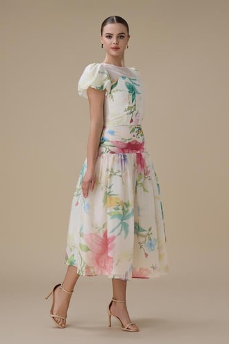 طقم تنورة ميدي مورد بأكمام قصيرة