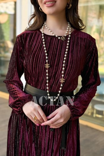 فستان مخملي بليسية مع حزام لف لون عنابي