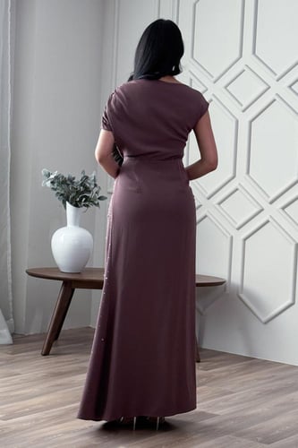 فستان بني سهرة ماكسي بزم مزين بالكريستال