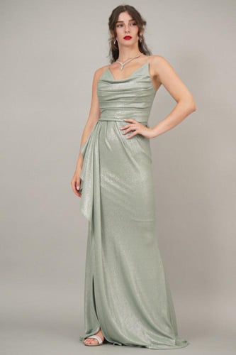 فستان ماكسي من الجورسيه اللامع لون اخضر فستقي