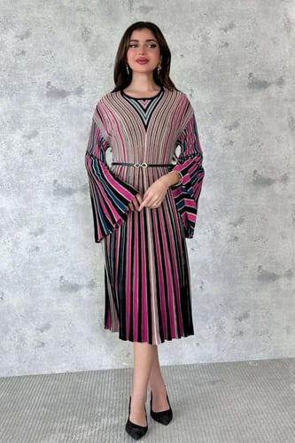 فستان قصير مقلم بحزام عالخصر