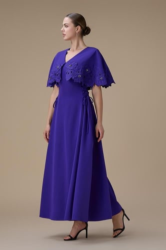 فستان بنفسجي طويل بكاب دانتيل أنيق