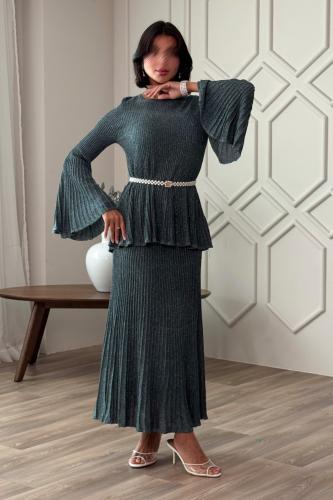 طقم تنورة وبلوزة بحزام لؤلؤ لون اخضر