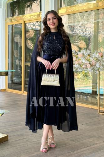 فستان مخملي ميدي بأكمام كيب مزين بالترتر لون كحلي